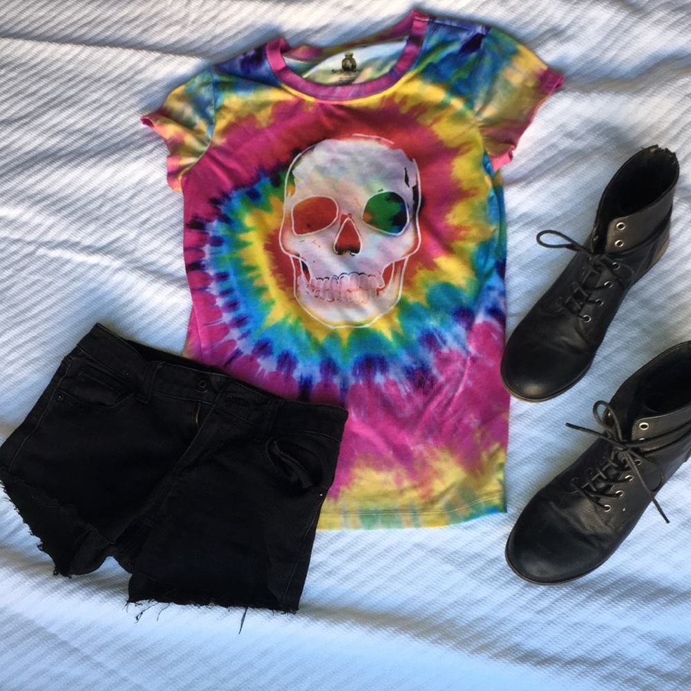 Skull tie dye shirt